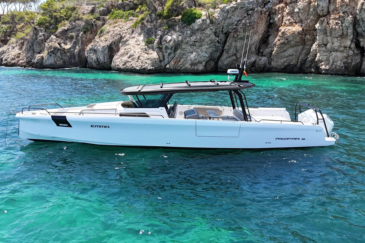 Axopar 45 Cross Top — private charter in Mallorca
