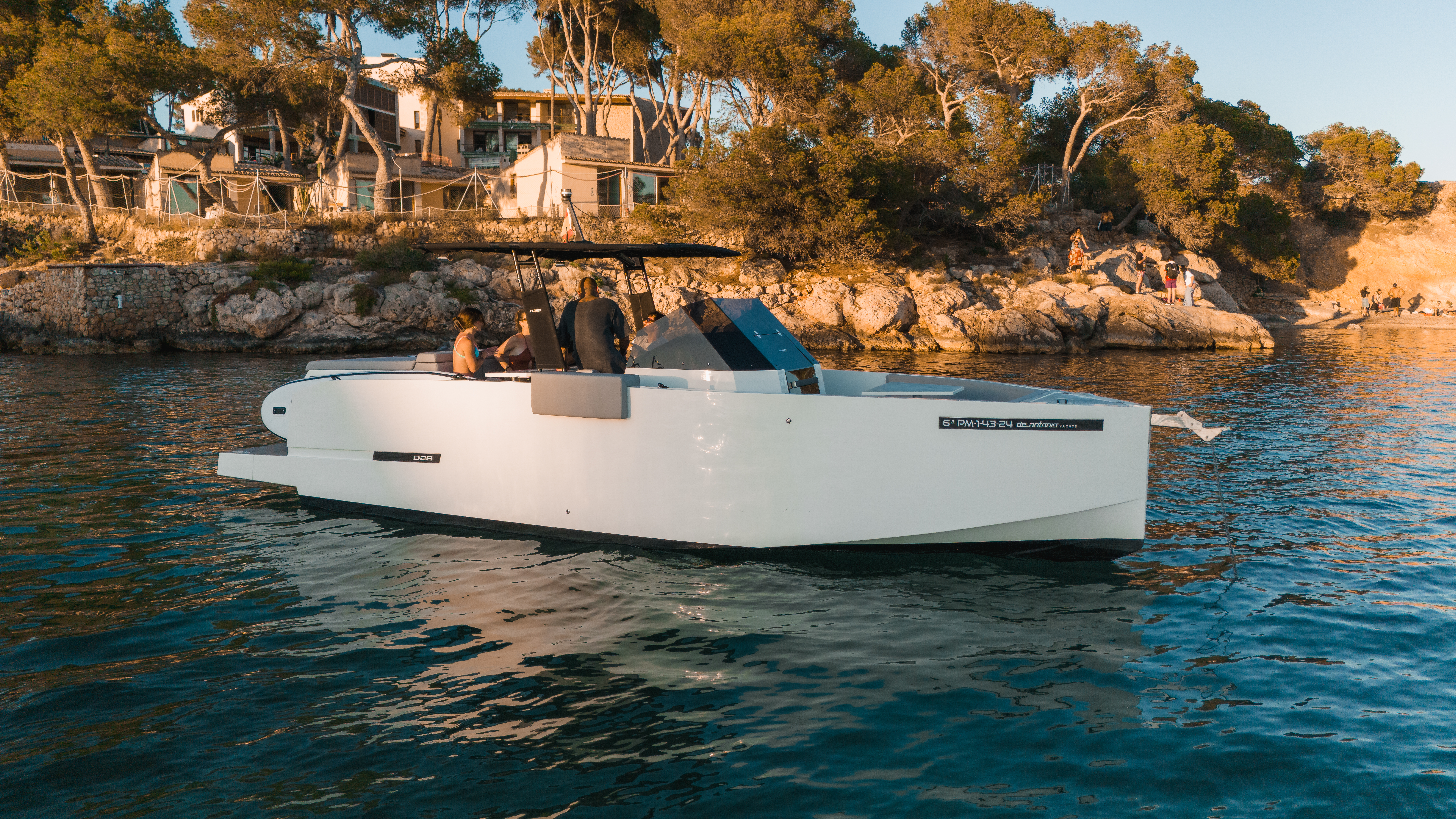De Antonio D 28 — private charter in Mallorca